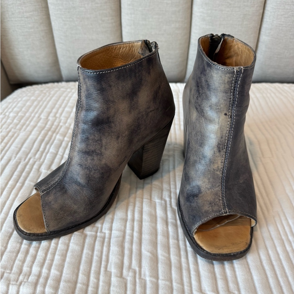 Bedstu Black Peep-Toe Ankle Boots